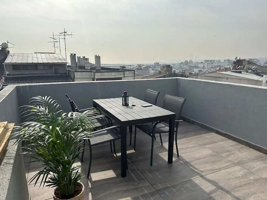 Fatih Merkezi Lokasyon Guezel Teras Manzarali Daire Istanbul